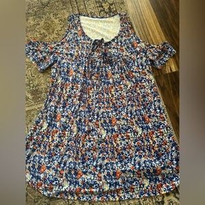 NWOT Blue floral cold shoulder tunic